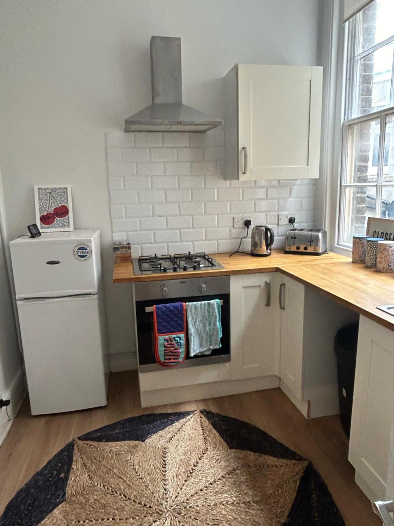 Bright Apartment In The Heart Of St Leonards Hastings Bagian luar foto