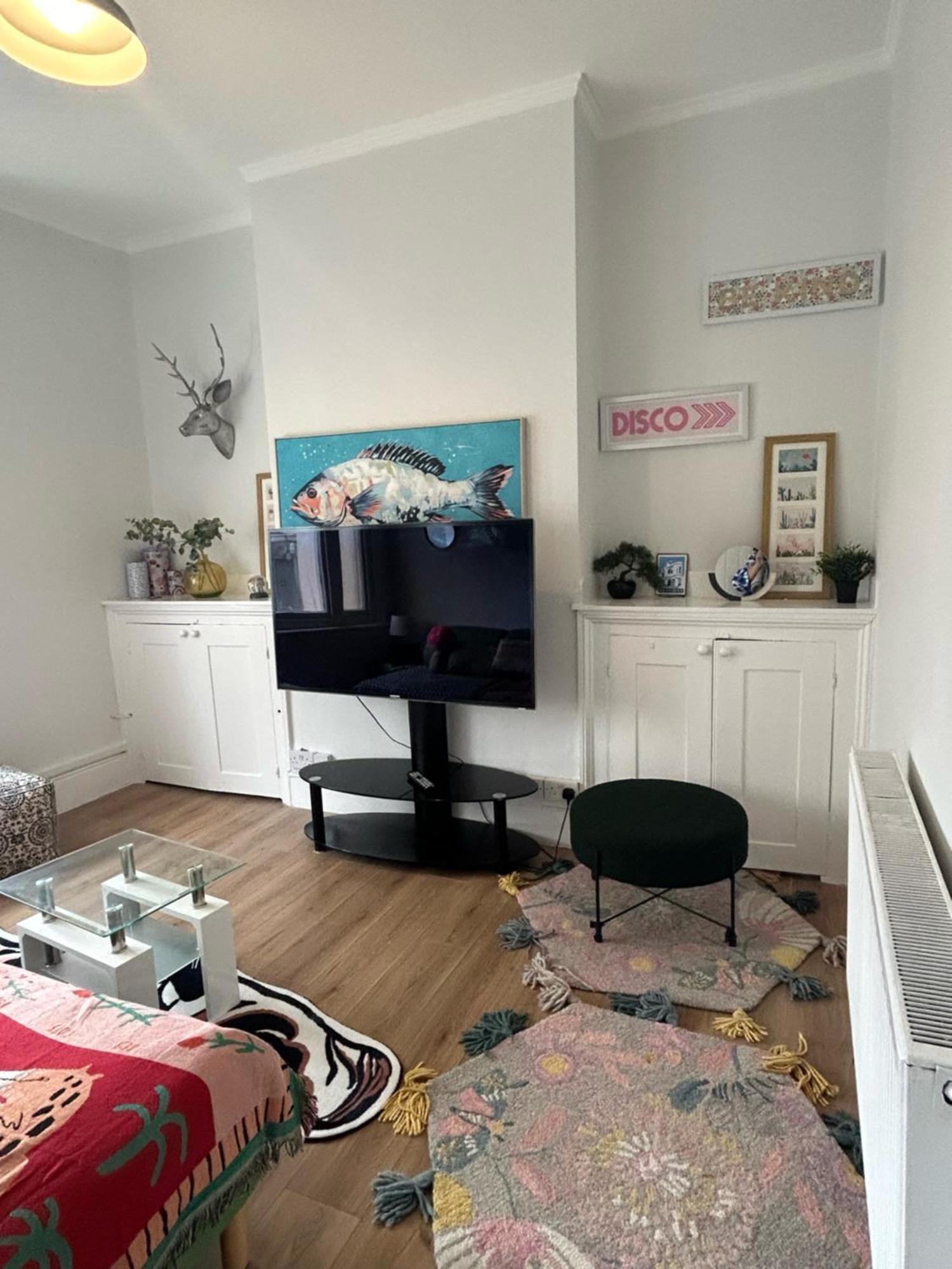 Bright Apartment In The Heart Of St Leonards Hastings Bagian luar foto