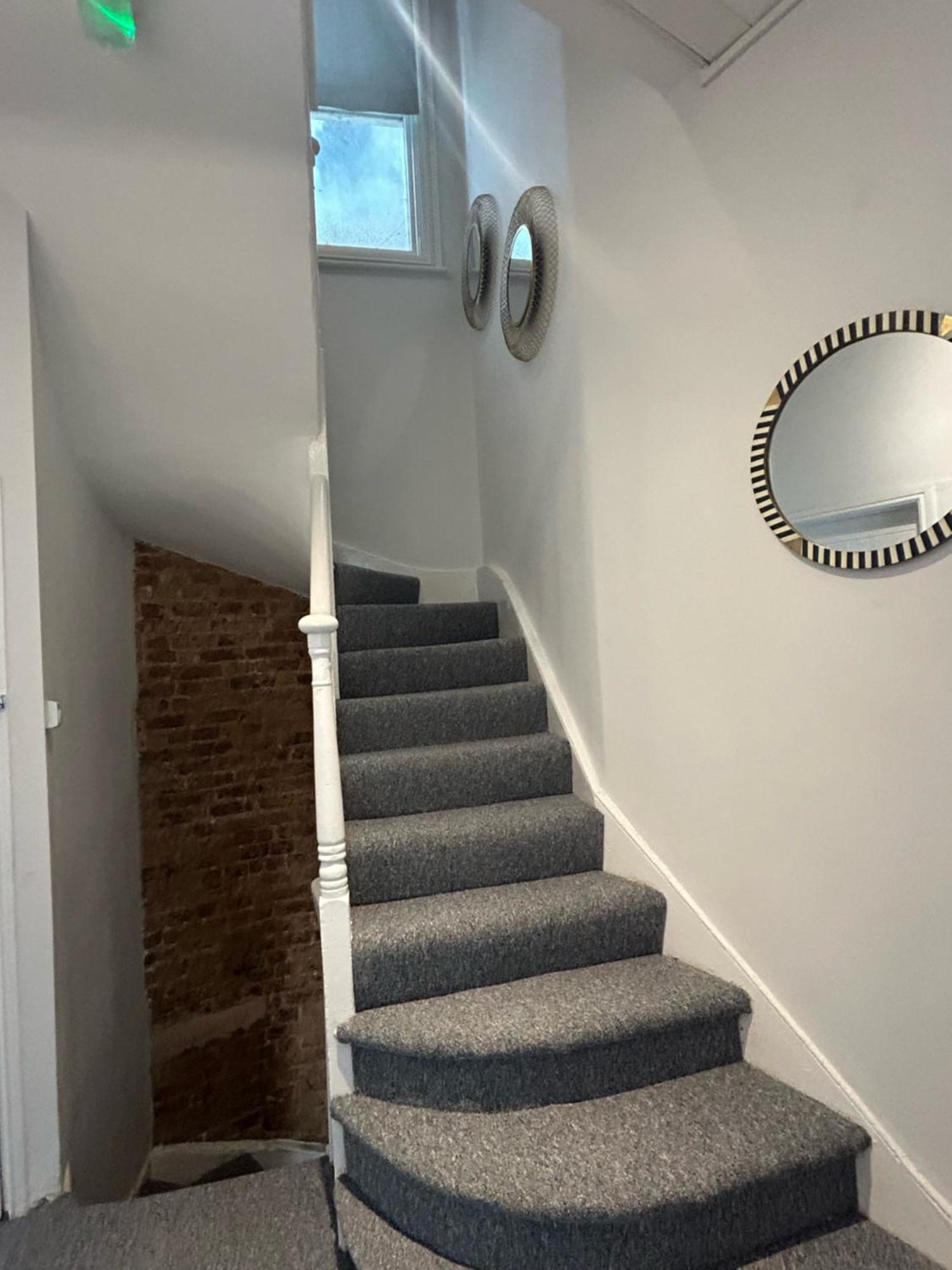Bright Apartment In The Heart Of St Leonards Hastings Bagian luar foto